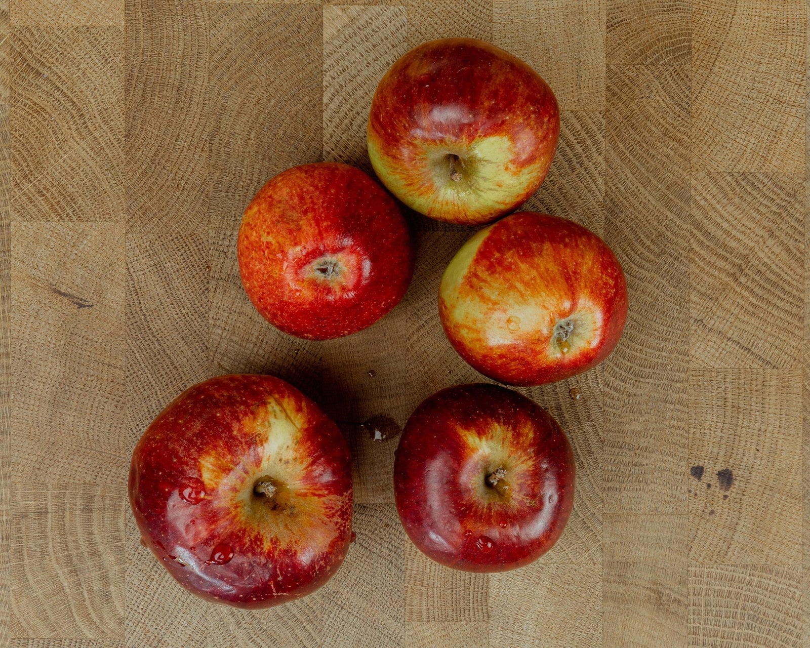 Seasonal Organic Apples - Thomas Joseph Butchery - Ethical Dry - Aged Meat The Best Steak UK
